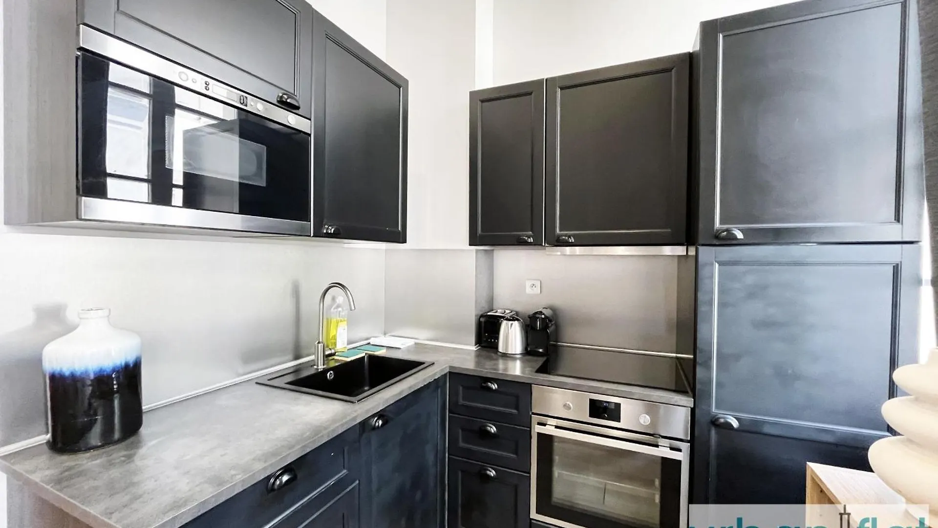 44 - Pretty 2 Bdr Flat In Paris Apartment